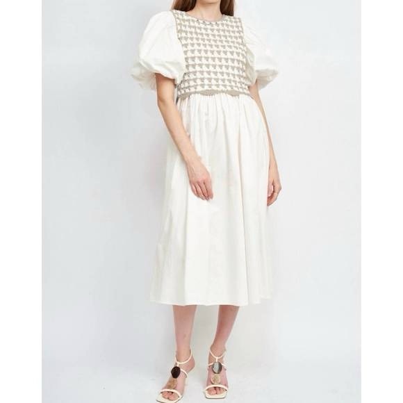 En Saison Dresses & Skirts - En Saison by Lala White Dress With Tan and White Chricheted Removable Top Size S